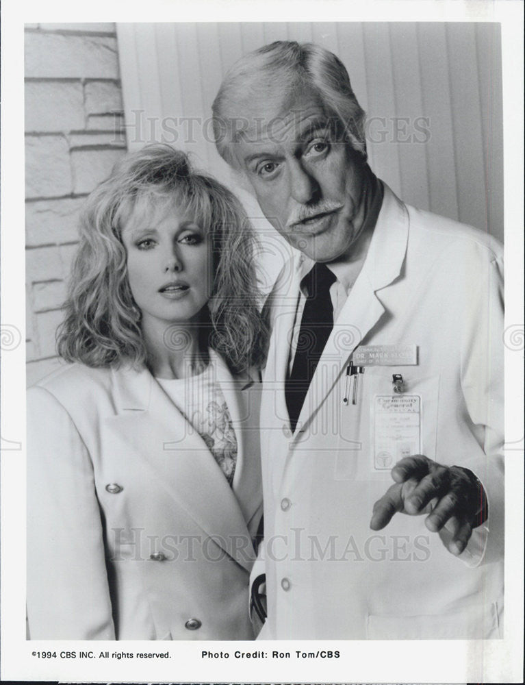 1994 Press Photo Dick Van Dyke &amp; Morgan Fairchild on &quot;Diagnosis Murder&quot; - Historic Images