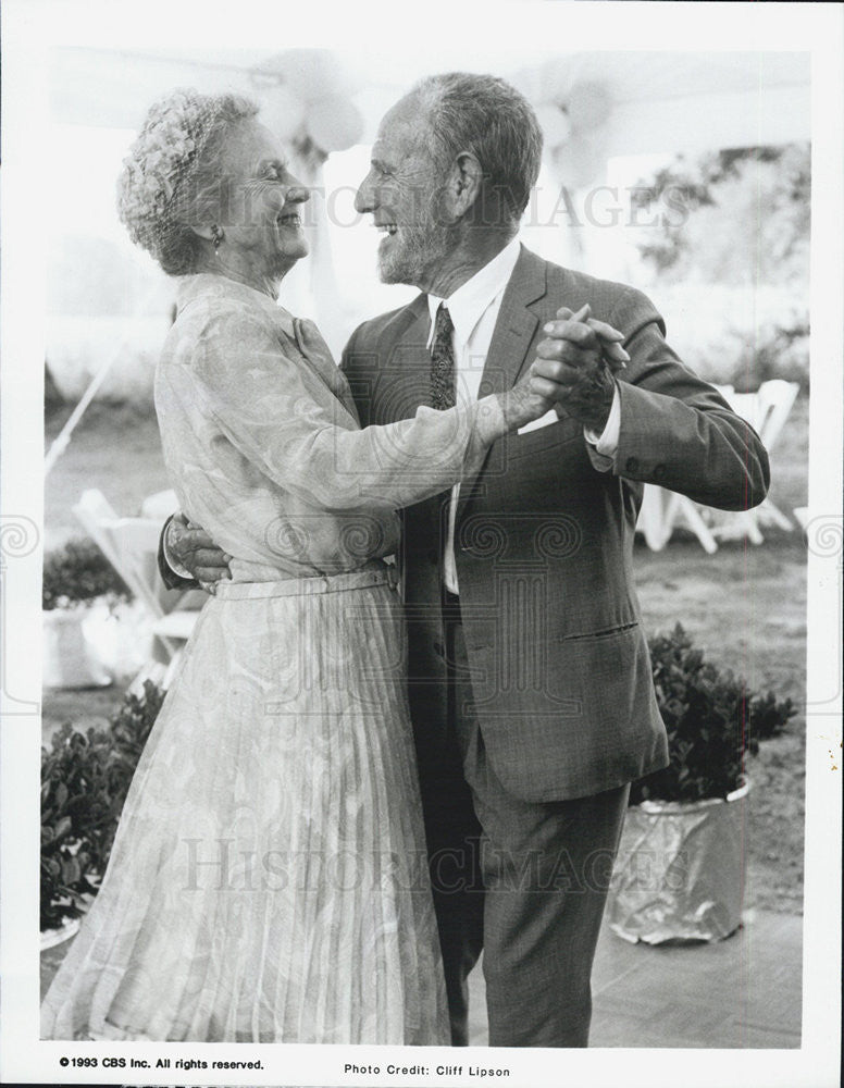 1993 Press Photo Actress Jessica Tandy Actor Hume Cronyn To Dance With White Dog - Historic Images