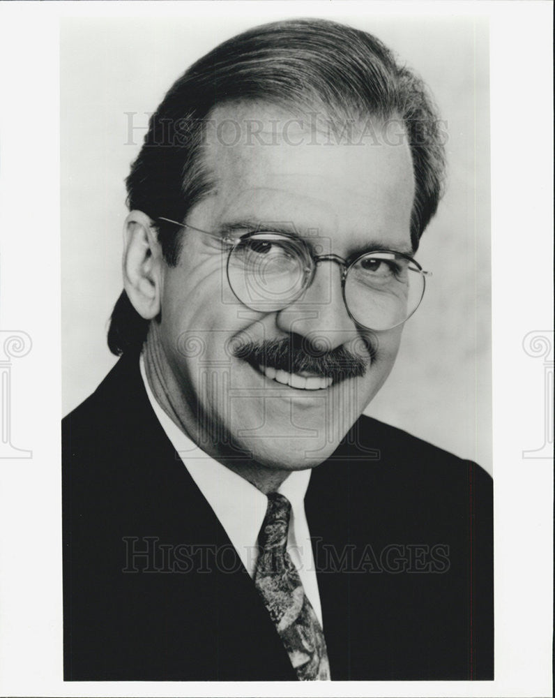 Press Photo Pat O&#39;Brien Television Host How&#39;d They Do That - Historic Images