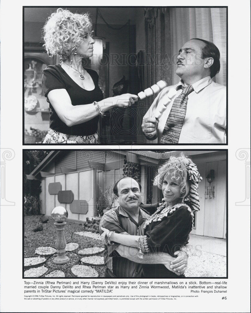 1996 Press Photo Actors Rhea Perlman And Danny DeVito Star In Movie Matilda - Historic Images