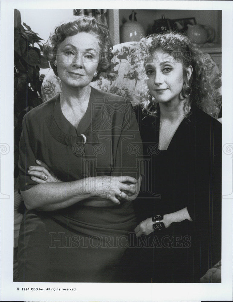 1991 Press Photo Carol Kane Actress Marion Ross Brooklyn Bridge Television Show - Historic Images