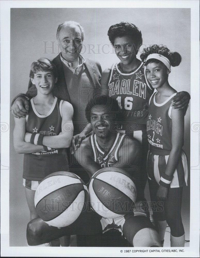 1987 Press Photo Jordan Marder Philip Bosco Twiggy Sanders Lynette Woodard - Historic Images