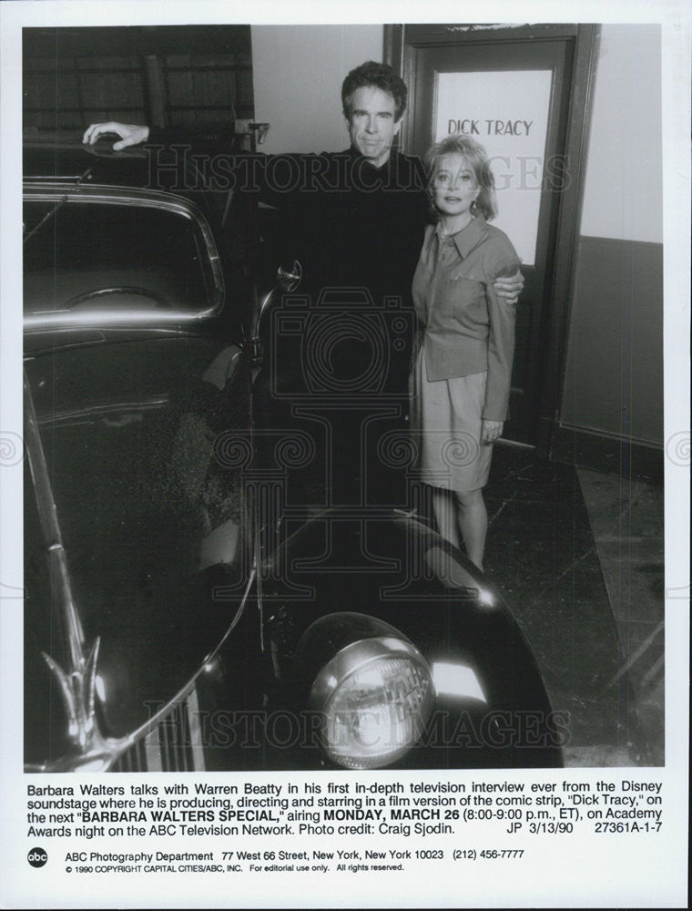 1990 Press Photo Barbara Walters With Warren Beatty In Barbara Walters Special - Historic Images