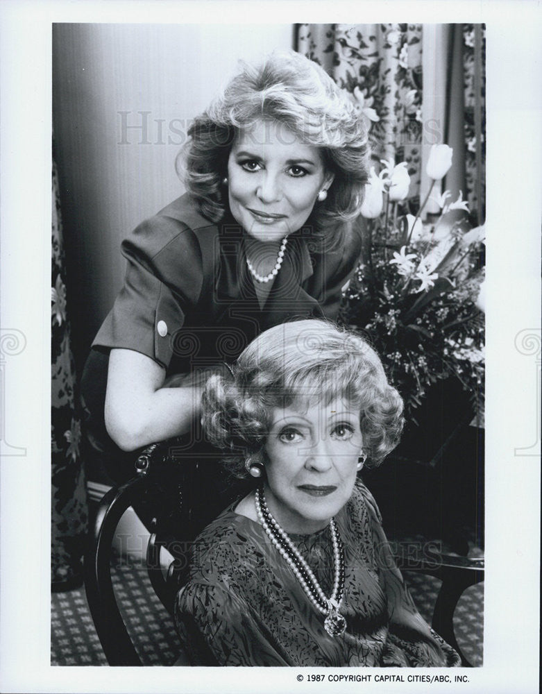 1987 Press Photo Barbara Walters Interviews Actress Bette Davis For ABC Special - Historic Images