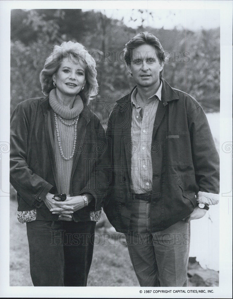 1987 Press Photo Michael Douglas Actor Barbara Walters Host Television Special - Historic Images