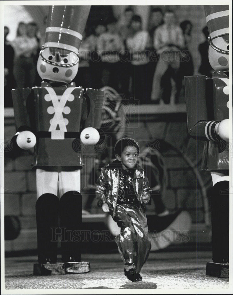 Press Photo Emmanuel Lewis Performs In Walt Disney World's 15th Birthday Special - Historic Images