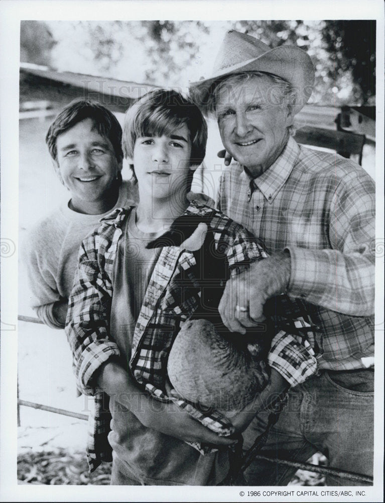 1986 Press Photo Beau,Jordan &amp; Lloyd Bridges in &quot;A Thanksgiving Promise&quot; - Historic Images