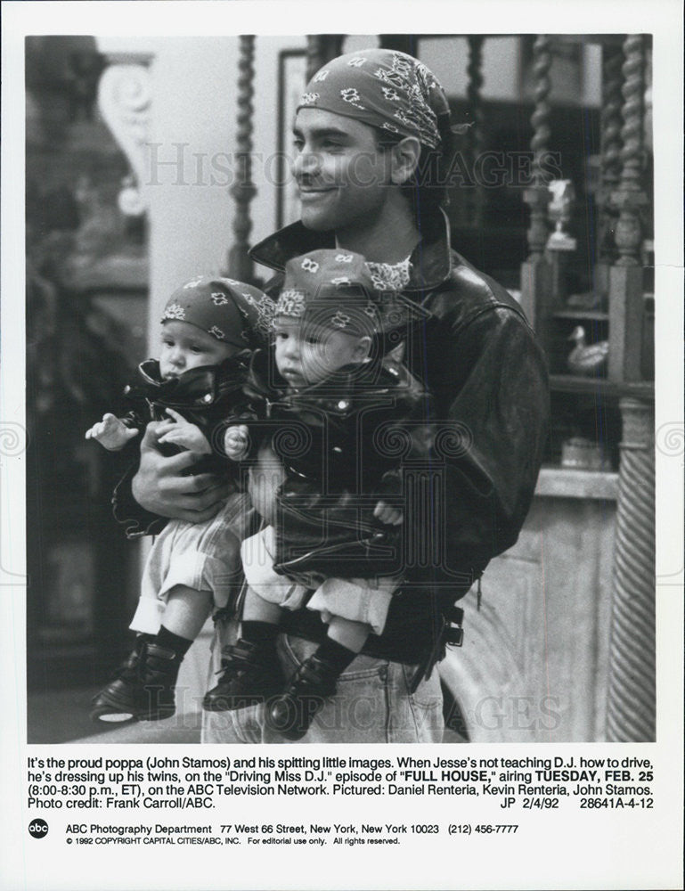 1991 Press Photo John Stamos With Twins Dressed In Leather And Rags-Full House - Historic Images