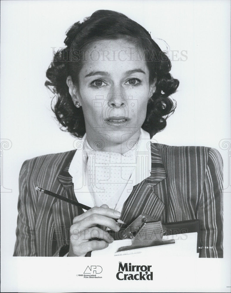 1980 Press Photo Geraldine Chaplin Actress Mirror Crack'd - Historic Images