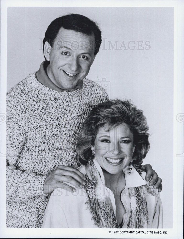 1987 Press Photo Actors Paul Eiding And Dori Brenner In ABC Show The Charmings - Historic Images