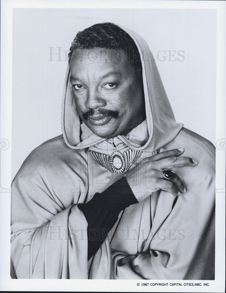 1987 Press Photo Paul Winfield Stars in &quot;The Charmings&quot; on ABC - Historic Images