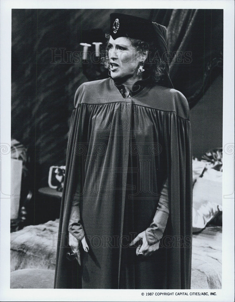 1987 Press Photo Judy Parfitt Stars as Queen Lill in &quot;The Charmings&quot; - Historic Images