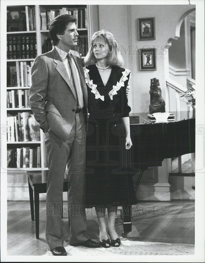 1987 Press Photo Ted Danson &amp; Shelley Long on &quot;Cheers&quot; - Historic Images