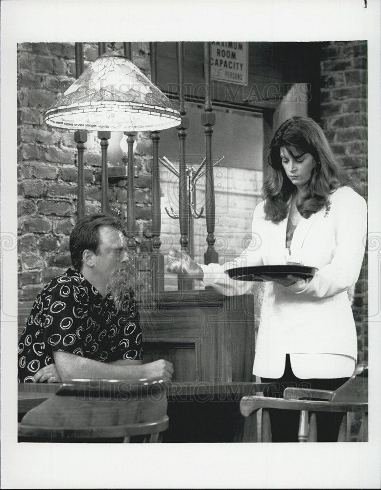 1990 Press Photo Kirstie Alley, Michael Holden, Cheers - Historic Images