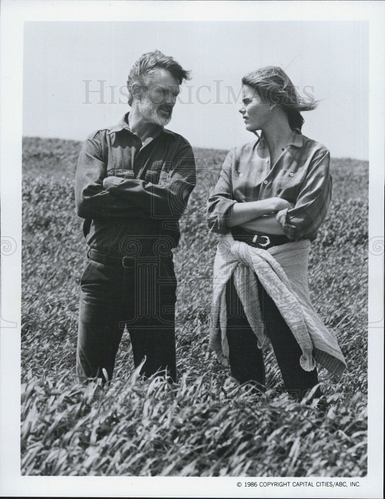 1986 Press Photo Mariel Hemingway &amp; Kris Kristofferson in &quot;Amerika&quot; - Historic Images