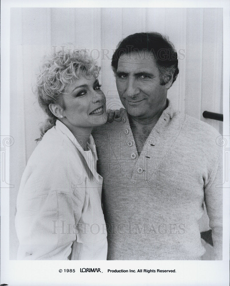 1985 Press Photo Cassie Yates Judd Hirsch Actors Detective In House - Historic Images