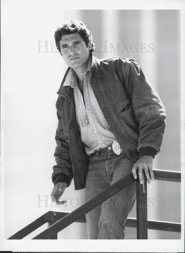 1986 Press Photo Michael Nouri in &quot;Downtown&quot; - Historic Images