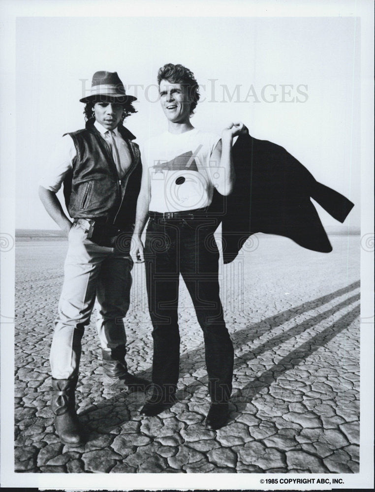 1985 Press Photo Stoney Jackson And Nicholas Campbell In ABC Show The Insiders - Historic Images