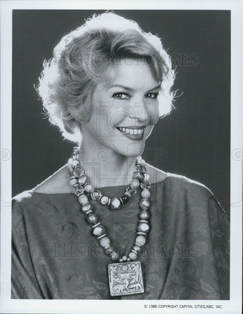 1986 Press Photo Ellen Burtsyn Host Show - Historic Images