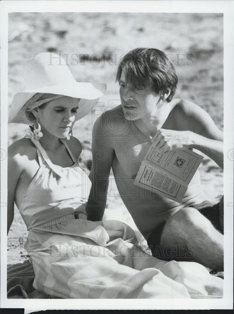 1983 Press Photo Mare Winningham &amp; Phillip Anglim in &quot;The Thorn Birds&quot; on ABC TV - Historic Images