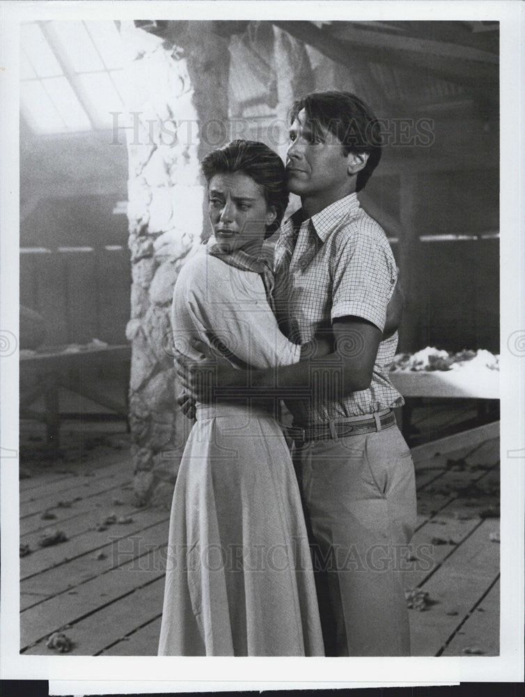 1984 Press Photo Rachel Ward &amp; Phillip Anglim in &quot;The Thorn Birds&quot; on ABC TV. - Historic Images