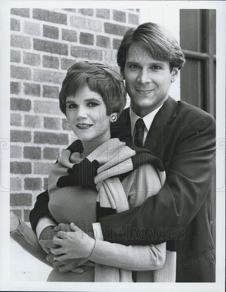 1984 Press Photo Mere Winningham &amp; Phillip Anglim in &quot;The Thorn Birds&quot; on ABC - Historic Images