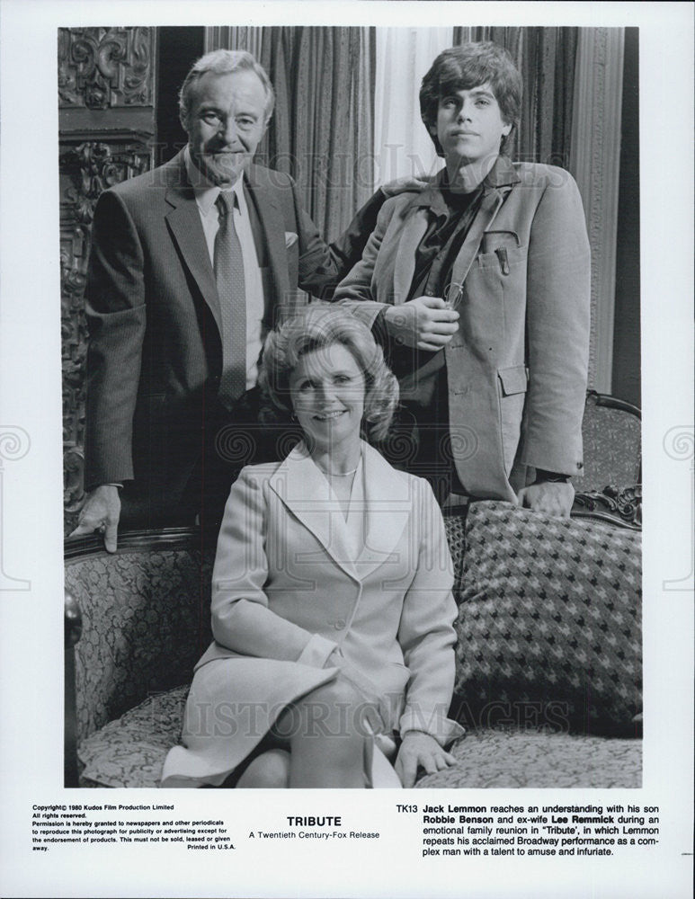 1980 Press Photo Jack Lemmon,Lee remmick & Robbie Benson in "Tribute" - Historic Images