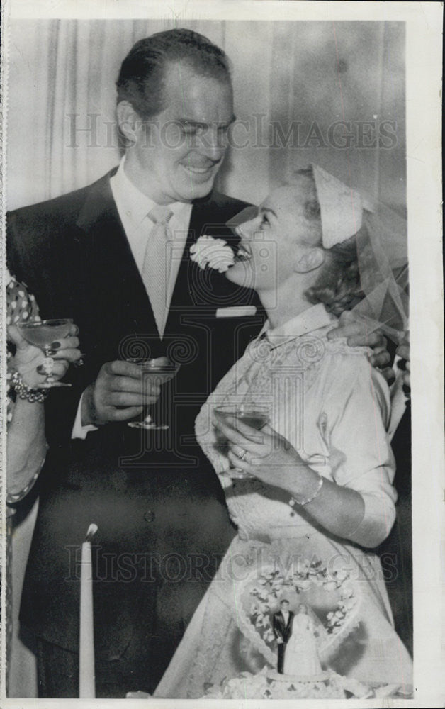 1964 Press Photo Actor Fred MacMurray weds June Haver - Historic Images