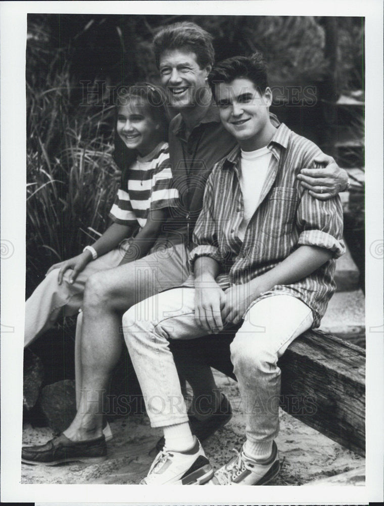 Frank Converse Trey Ames Karron Graves DOLPHIN COVE 1988 vintage