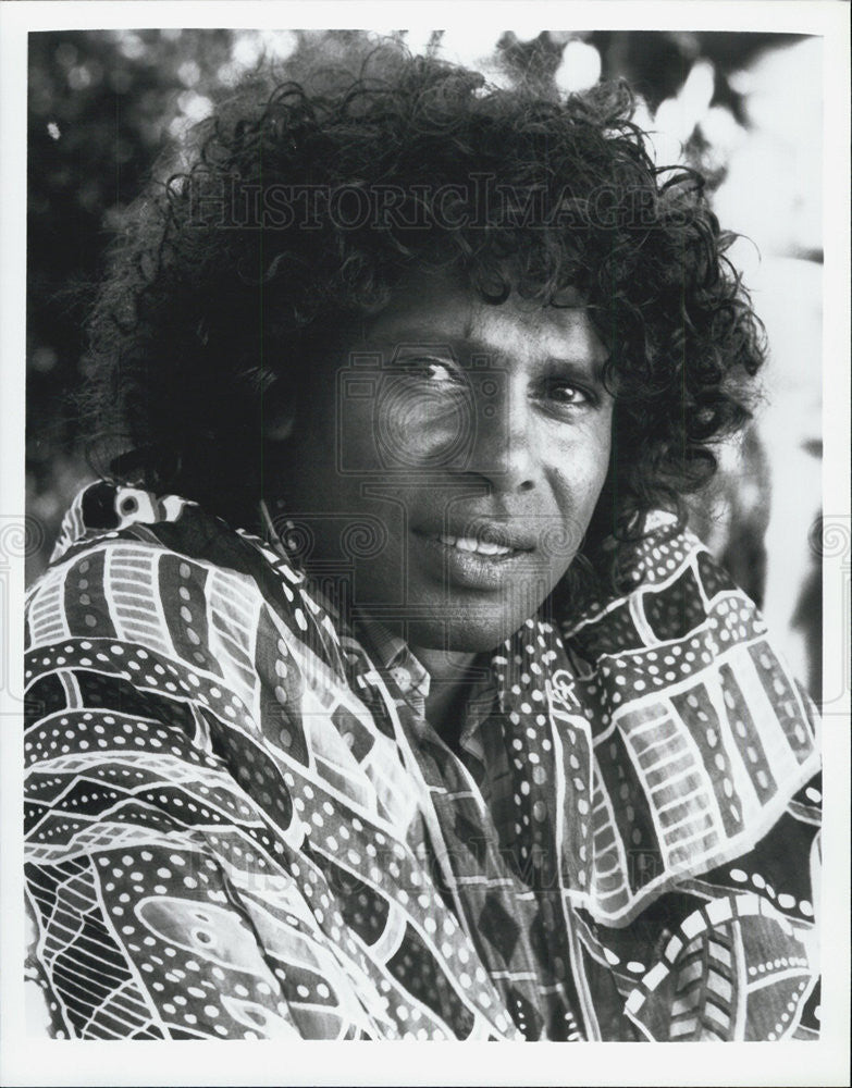 Press Photo Ernie Dingo DOLPHIN COVE - Historic Images