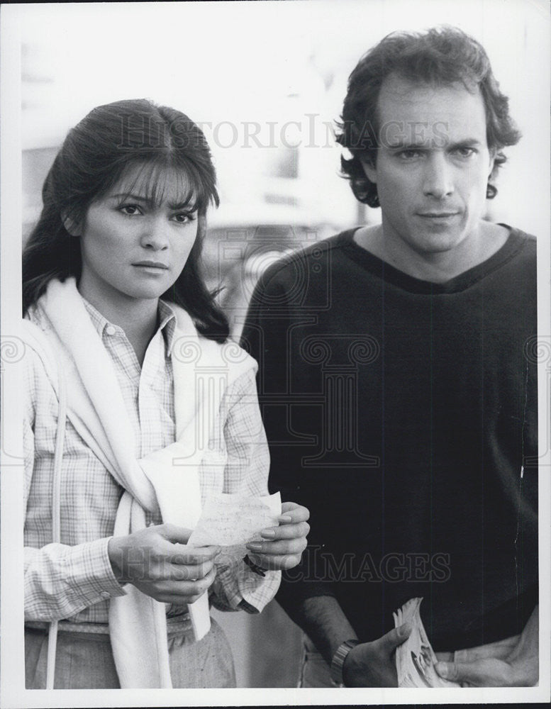 1983 Press Photo Valerie Bertinelli &amp; Robert Desiderio in&quot;The Princess &amp; The - Historic Images