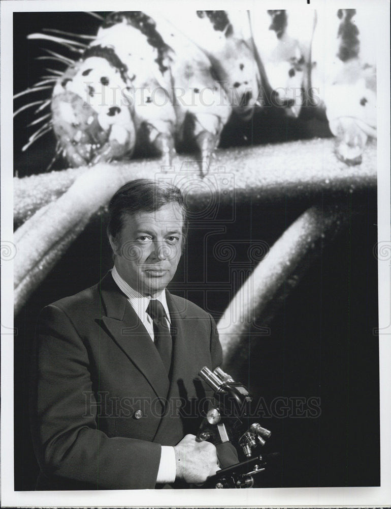 Press Photo Hugh Downs Actor World You Never See Series Show - Historic Images