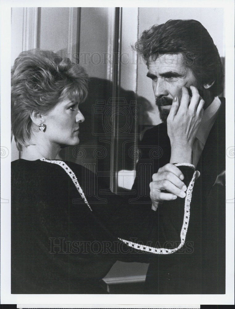 1985 Press Photo Gloria Loring &amp; James Brolin on &quot;Hotel&quot; - Historic Images