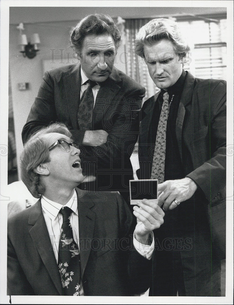 1989 Press Photo Harry Groener, Judd Hirsch, Jere Burns in &quot;Dear John&quot; - Historic Images