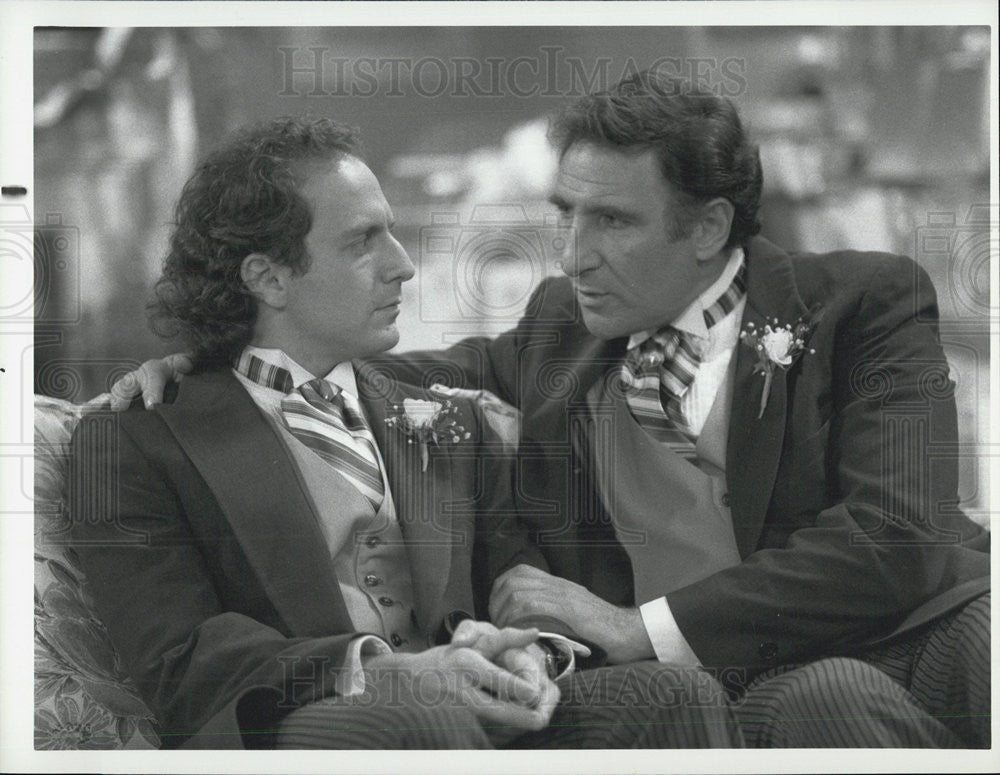 1988 Press Photo Judd Hirsch and Lonny Price star in &quot;Dear John&quot; - Historic Images