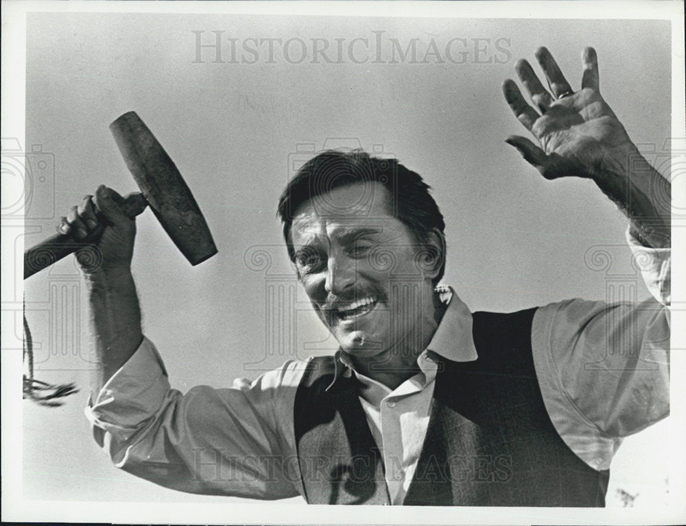 1973 Press Photo Kirk Douglas Actor Brotherhood - Historic Images