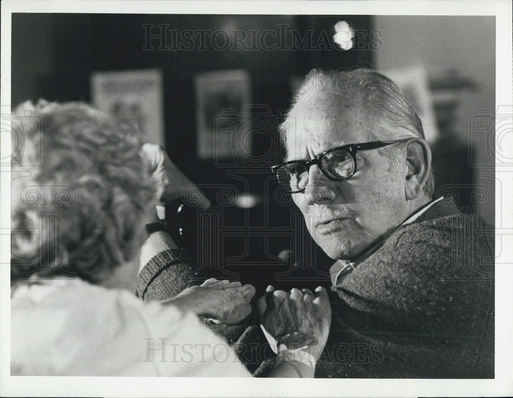 1974 Press Photo Mildred Dunnock Melvyn Douglas Actors Verdict Murder Or Mercy? - Historic Images