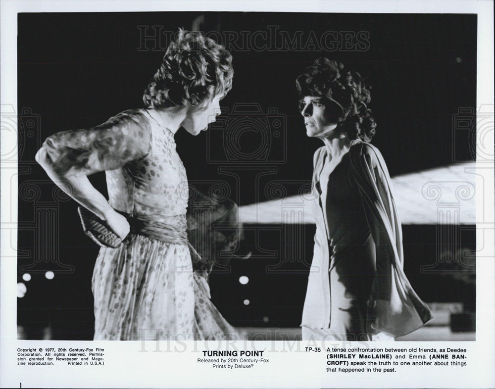 1977 Press Photo Shirley MacLaine &amp; Anne Bancroft in a scene of &quot;TURNING - Historic Images