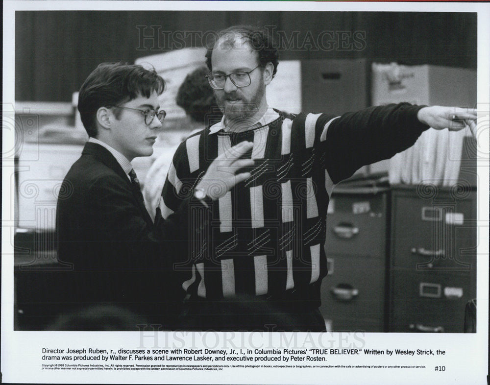 1989 Press Photo Director Joseph Ruben &amp; actor Robert Downey Jr &quot;True Believer&quot; - Historic Images