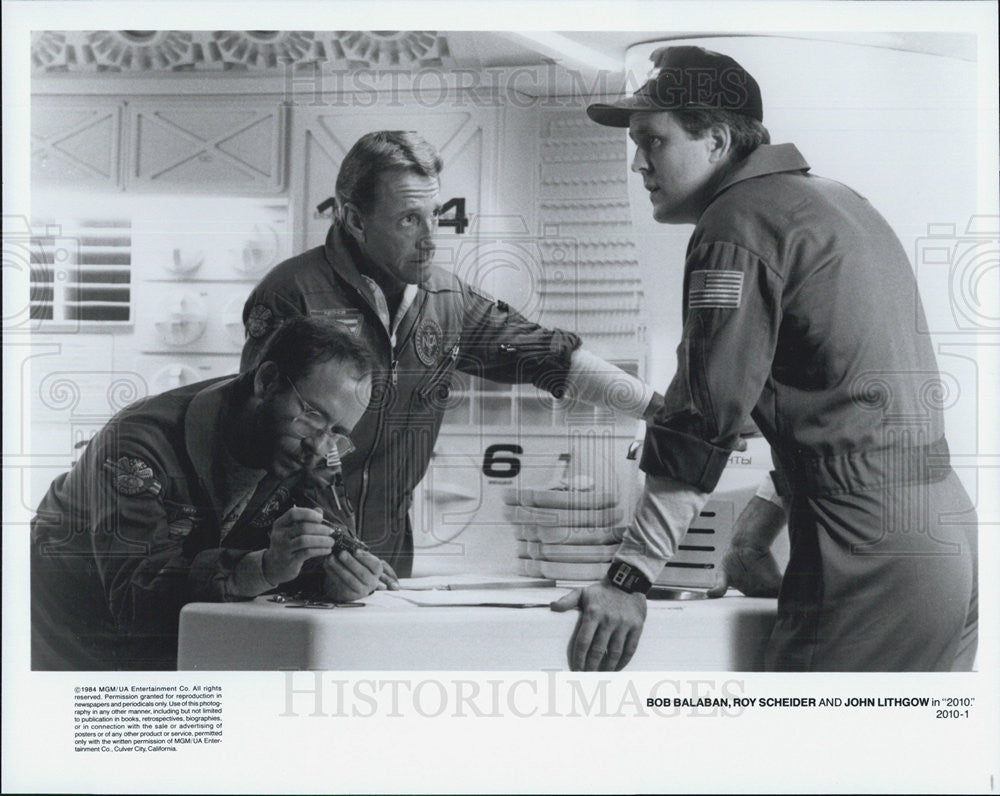 1984 Press Photo Actors Bob Balaban Roy Scheider And John Lithgow In Movie 2010 - Historic Images