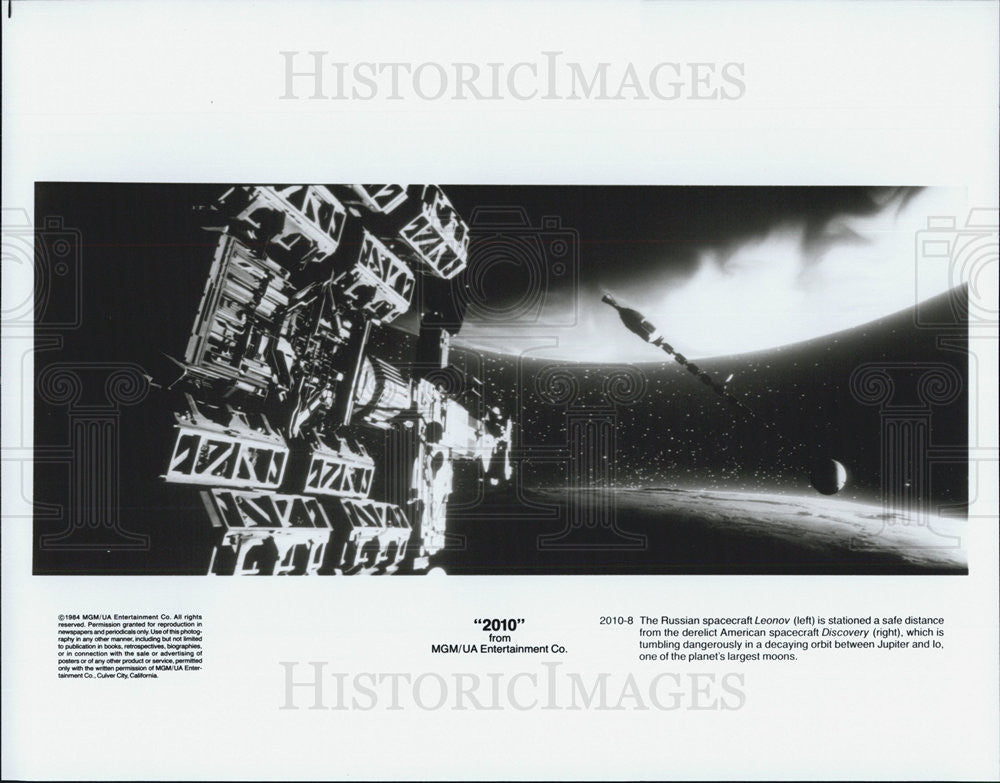 2010 Press Photo In &quot;2010&quot; the Russian spacecraft Leonov is stationed a safe - Historic Images