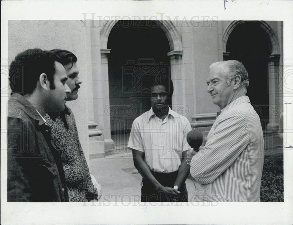 1977 Press Photo Closeup Anchorman Howard Smith Cuba US Relations Interview - Historic Images