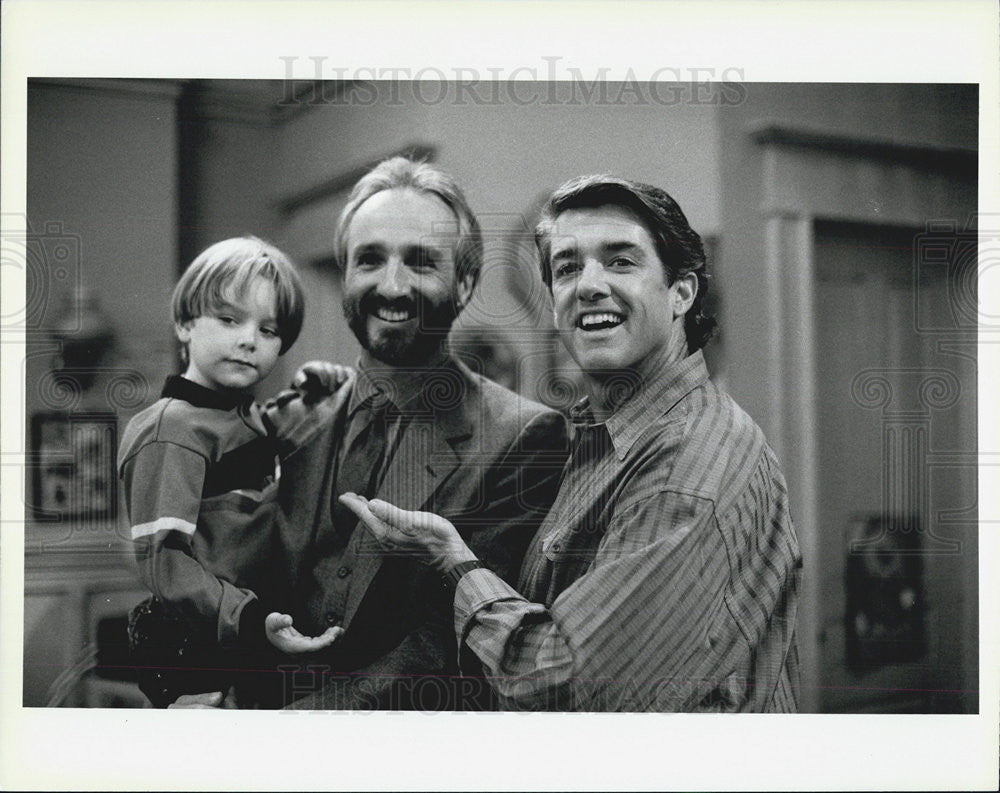 Press Photo An Extended Family Michael Gross Brian Bosnall Film Actor - Historic Images