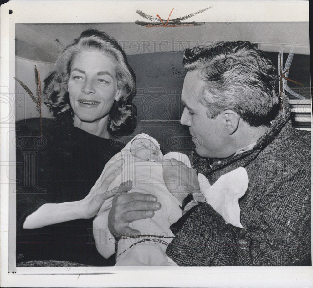 1961 Press Photo Lauren Bacall Jason Robards with Baby Sam - Historic Images