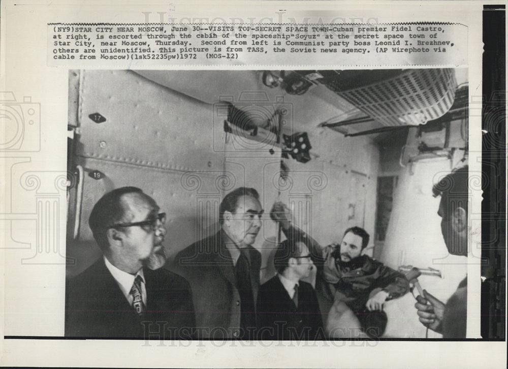1972 Press Photo Cuban Premier Fidel Castro Visiting Moscow Star City Soyuz - Historic Images