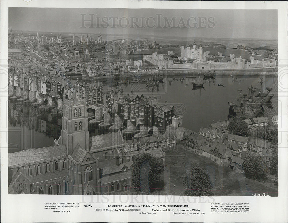1944 Press Photo Sixteenth Century London from Film "Henry V" - Historic Images