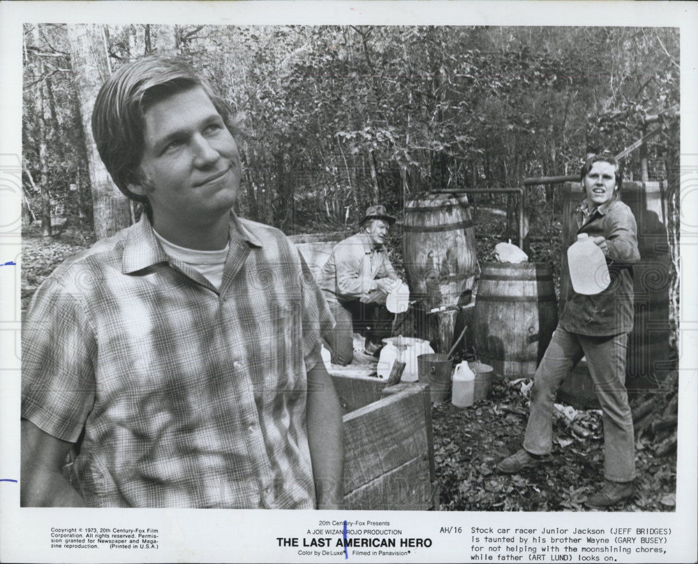 1973 Press Photo The Last American Hero Film Jeff Bridges Gary Busey Art Lund - Historic Images