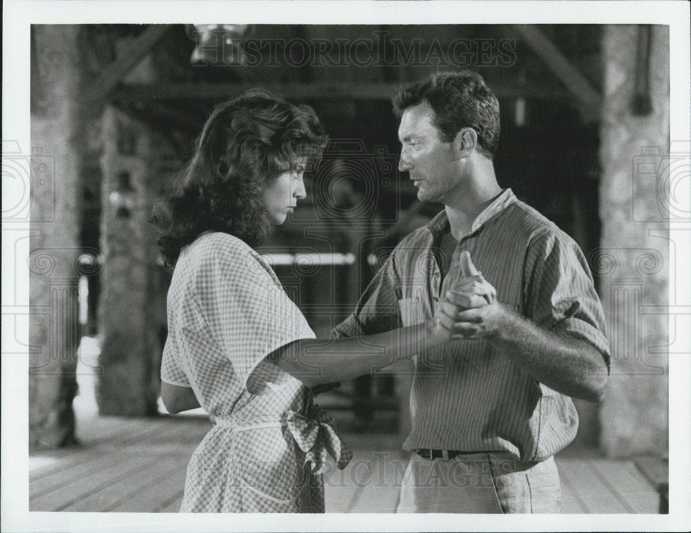 Press Photo A man and a woman dancing - Historic Images