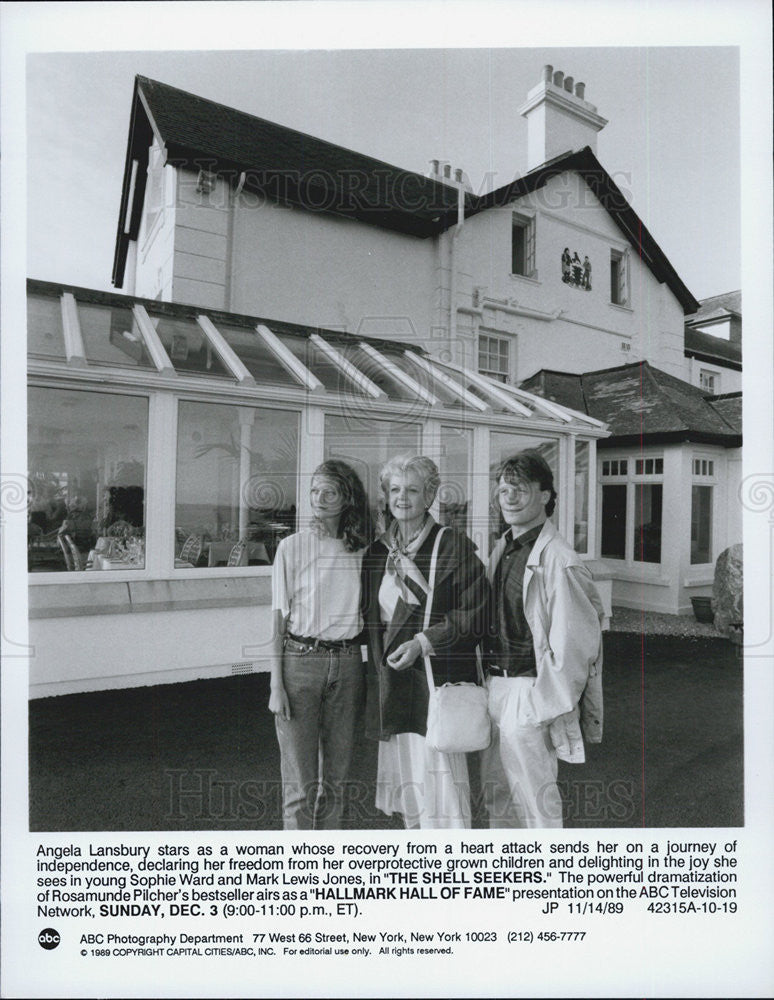 1989 Press Photo Angela Lansbury Sophie Ward Mark Lewis Shell Seekers Movie - Historic Images