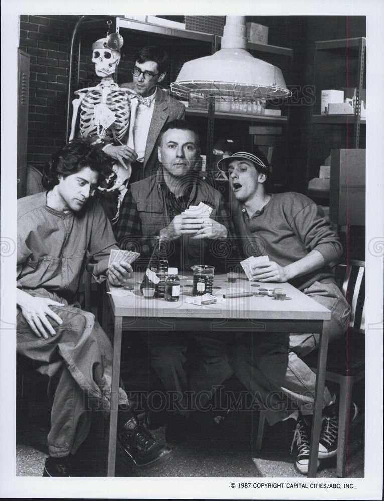 1987 Press Photo Harry Series Richard Lewis Alan Arkin Thom Bray Matt Craven - Historic Images